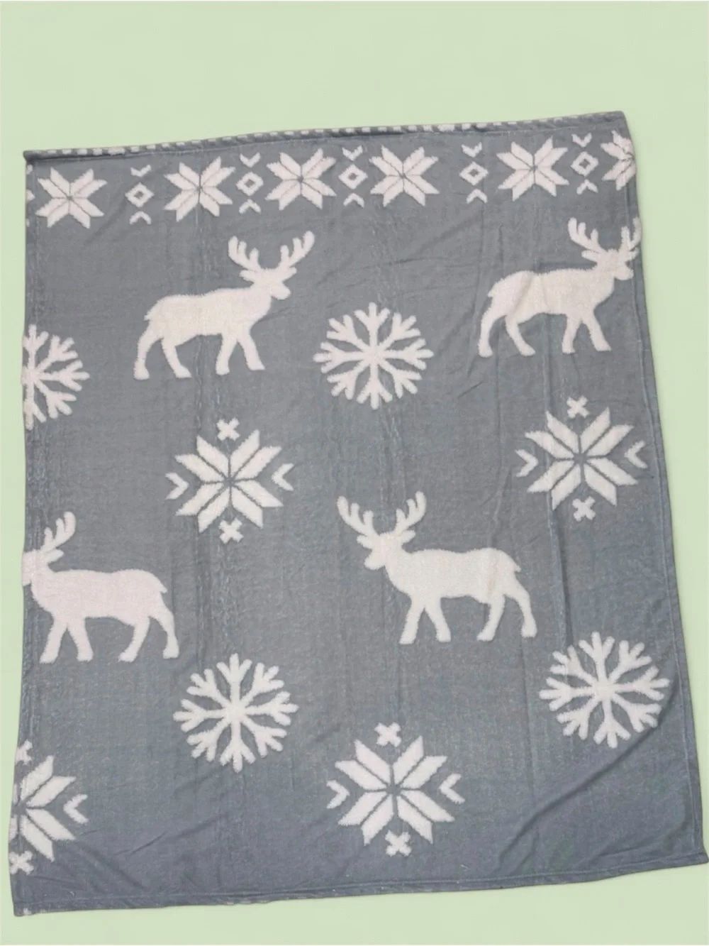 3d Christmas print Gray Reindeer & Snowflake Holiday Throw Blanket Home Holiday